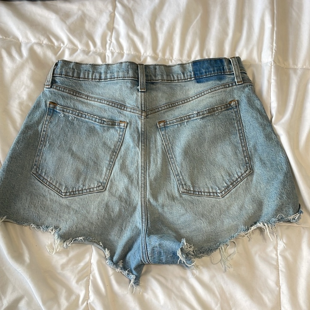 Abercrombie & Fitch The Cutoff Short High Rise Light Wash Like New Shorts 30/10 - Picture 3 of 6